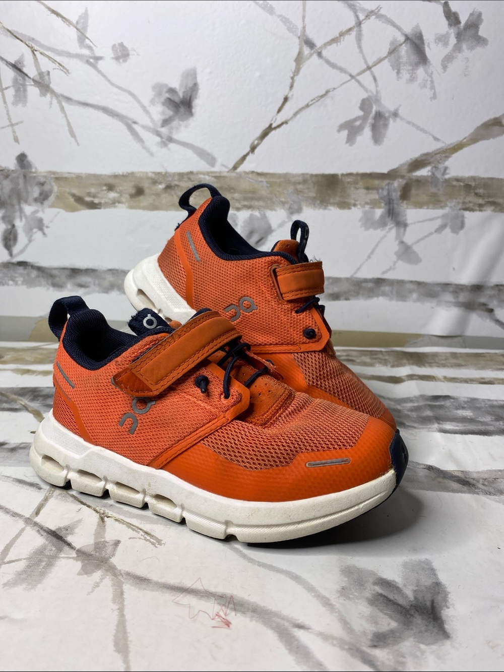 On Running Cloud Play Sneakers